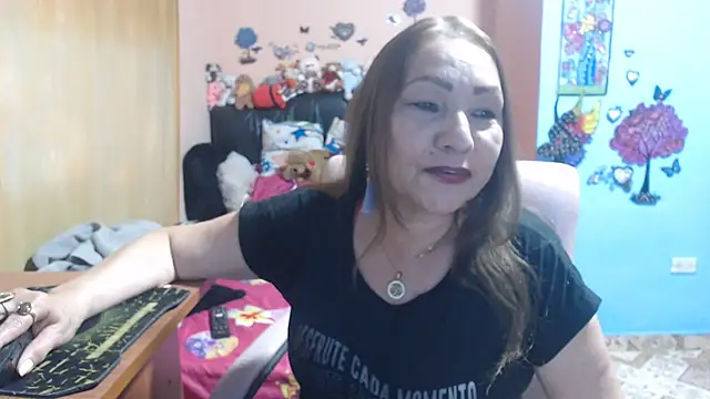Snapshot of milfeddy_ chatting on 05.14.26 milfeddy online show from 05.14.26