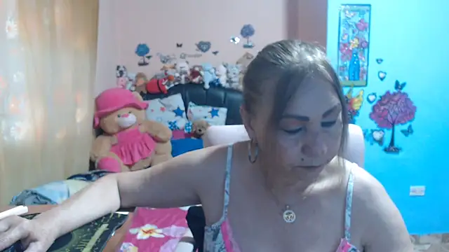 Snapshot of milfeddy_ chatting on 05.24.26 milfeddy online show from 05.24.26