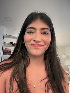 Snapshot of Gaby_zahir_ chatting on 12.22.25 Gaby zahir online show from 12.22.25