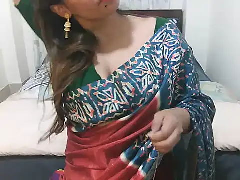 Snapshot of cutebengaligirl chatting on 12.17.25 cutebengaligirl online show from 12.17.25