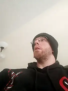 Snapshot of TaylorBlaze chatting on 12.27.24 TaylorBlaze online show from 12.27.24