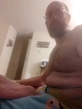 Snapshot of TaylorBlaze chatting on 09.21.25 TaylorBlaze online show from 09.21.25