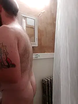 Snapshot of TaylorBlaze chatting on 10.02.25 TaylorBlaze online show from 10.02.25