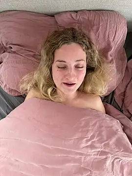 MileySummer online show from 04.15.26