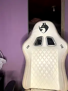 Snapshot of bunnydark00 chatting on 10.28.25 bunnydark00 online show from 10.28.25