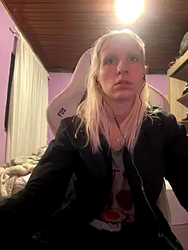 Snapshot of bunnydark00 chatting on 11.08.25 bunnydark00 online show from 11.08.25