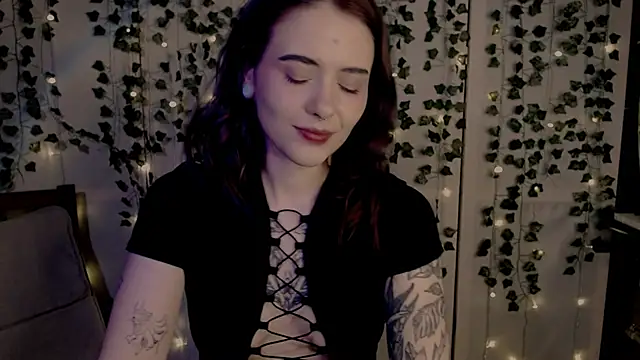 Snapshot of risha_laas chatting on 03.21.25 risha laas online show from 03.21.25