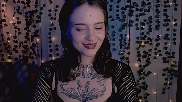 Snapshot of risha_laas chatting on 10.02.25 risha laas online show from 10.02.25