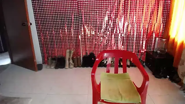 Snapshot of Sweett_Anya chatting on 11.13.25 Sweett Anya online show from 11.13.25