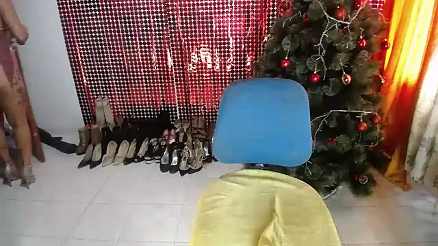 Snapshot of Sweett_Anya chatting on 12.02.25 Sweett Anya online show from 12.02.25