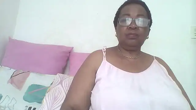 Snapshot of KinkyRicoSaisyours chatting on 11.14.25 KinkyRicoSaisyours online show from 11.14.25