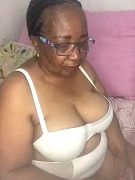 KinkyRicoSaisyours online show from 12.18.25