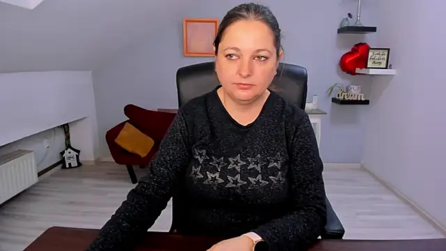 LollaGirl online show from 03.30.26