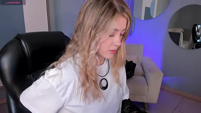 EveBensonX online show from 10.16.25