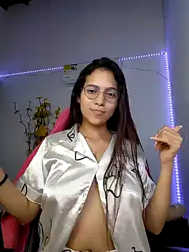 Snapshot of Sallye_ chatting on 01.04.25 Sallye  online show from 01.04.25