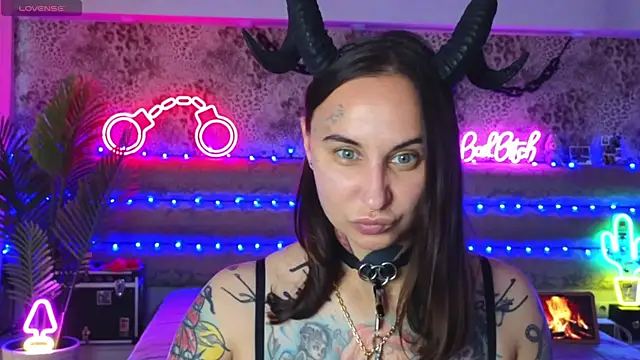 Cool Freak  online show from 06.19.26