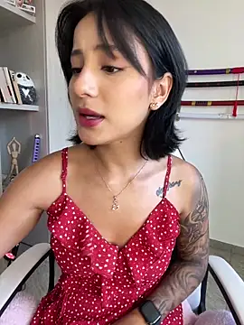 Snapshot of Ale_Lewis chatting on 12.08.24 Ale Lewis online show from 12.08.24