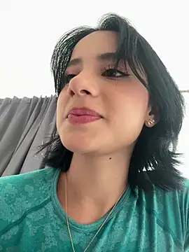 Snapshot of Ale_Lewis chatting on 12.26.24 Ale Lewis online show from 12.26.24