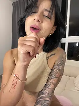 Snapshot of Ale_Lewis chatting on 01.02.25 Ale Lewis online show from 01.02.25