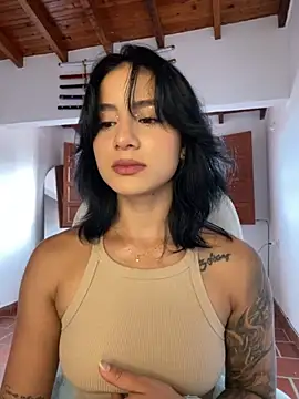 Snapshot of Ale_Lewis chatting on 11.24.25 Ale Lewis online show from 11.24.25