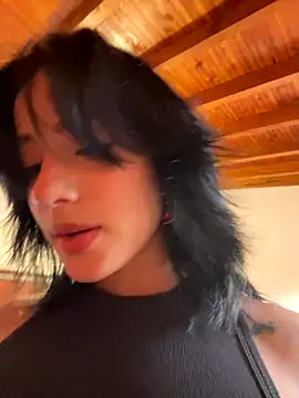 Snapshot of Ale_Lewis chatting on 12.02.25 Ale Lewis online show from 12.02.25