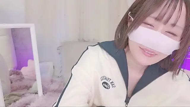 Snapshot of Yuu__k chatting on 01.18.25 Yuu k online show from 01.18.25