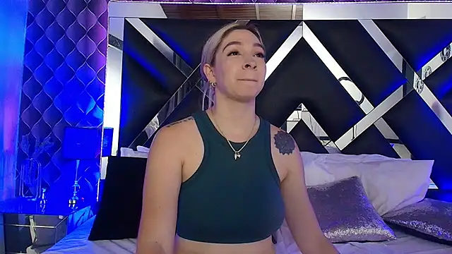 victoriaa lee  online show from 11.13.25