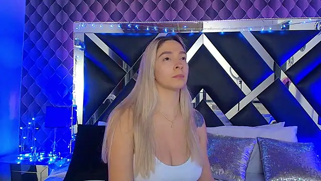 victoriaa lee  online show from 01.06.26