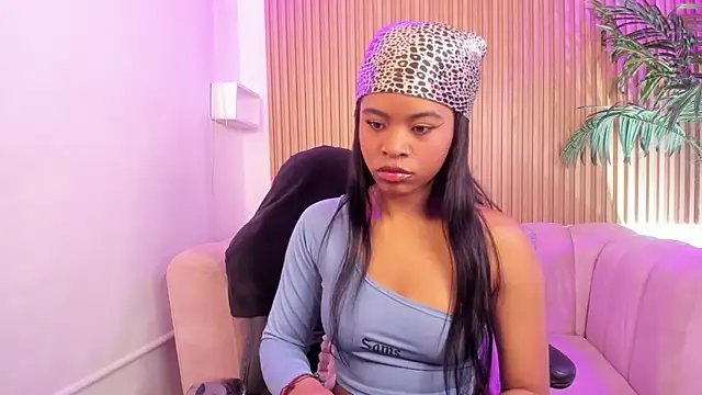 Snapshot of Mia_damm chatting on 09.24.25 Mia damm online show from 09.24.25