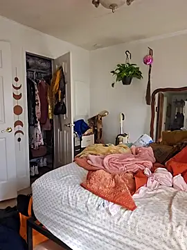 Snapshot of mossy_kiss chatting on 11.05.25 mossy kiss online show from 11.05.25