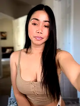 Snapshot of JazzieXo chatting on 11.06.25 JazzieXo online show from 11.06.25