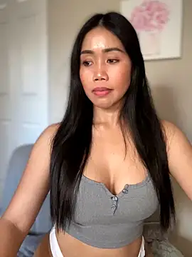 Snapshot of JazzieXo chatting on 11.07.25 JazzieXo online show from 11.07.25