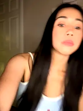 Snapshot of JazzieXo chatting on 12.03.25 JazzieXo online show from 12.03.25