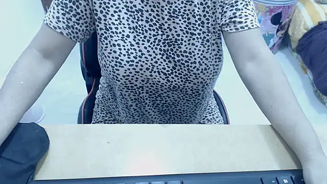 Valentina lara01 online show from 11.29.25