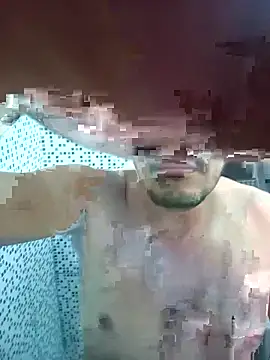 Snapshot of RobertoBuzios22 chatting on 11.05.25 RobertoBuzios22 online show from 11.05.25