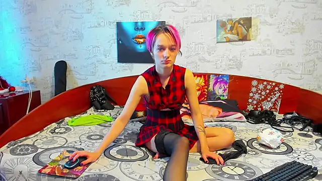 Snapshot of KagamiTayga chatting on 01.12.25 KagamiTayga online show from 01.12.25