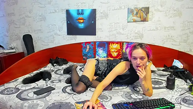 Snapshot of KagamiTayga chatting on 01.19.25 KagamiTayga online show from 01.19.25