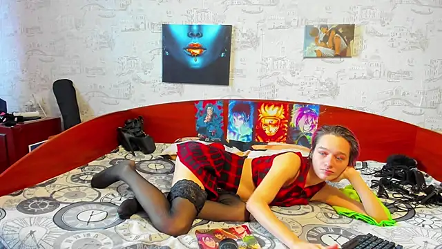 Snapshot of KagamiTayga chatting on 02.06.25 KagamiTayga online show from 02.06.25