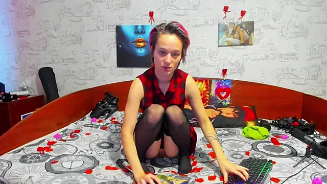 Snapshot of KagamiTayga chatting on 02.13.25 KagamiTayga online show from 02.13.25