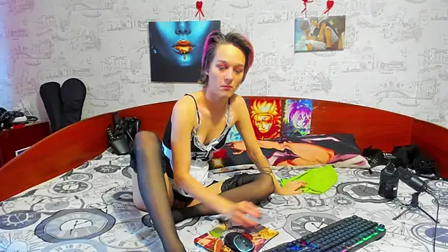 Snapshot of KagamiTayga chatting on 02.15.25 KagamiTayga online show from 02.15.25