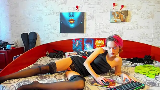 Snapshot of KagamiTayga chatting on 02.17.25 KagamiTayga online show from 02.17.25