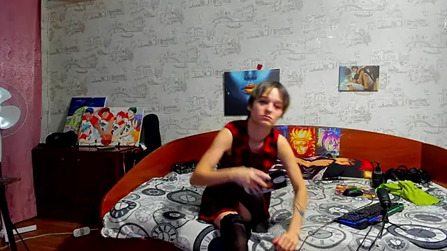 Snapshot of KagamiTayga chatting on 11.16.25 KagamiTayga online show from 11.16.25