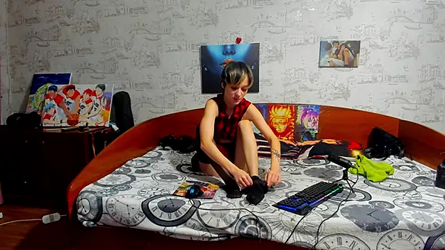 Snapshot of KagamiTayga chatting on 11.19.25 KagamiTayga online show from 11.19.25