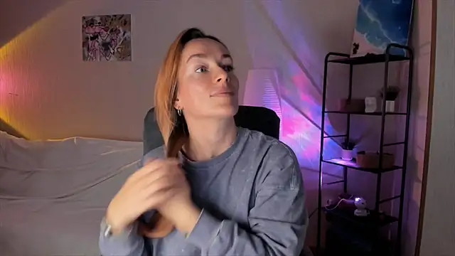 Snapshot of RebeccaMartinez chatting on 10.25.25 RebeccaMartinez online show from 10.25.25