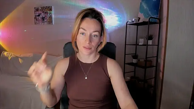 Snapshot of RebeccaMartinez chatting on 11.13.25 RebeccaMartinez online show from 11.13.25