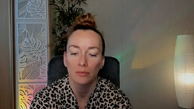 RebeccaMartinez online show from 04.28.26