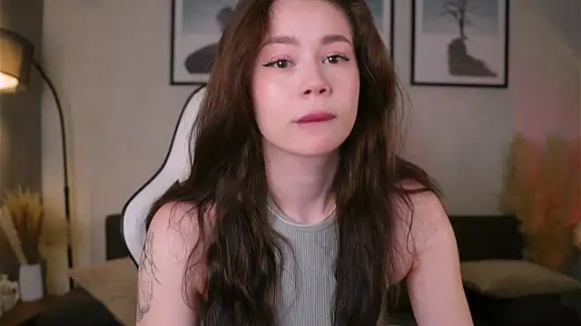 AuroraMari online show from 12.17.25