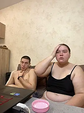 Snapshot of Comprom1se chatting on 02.14.25 Comprom1se online show from 02.14.25