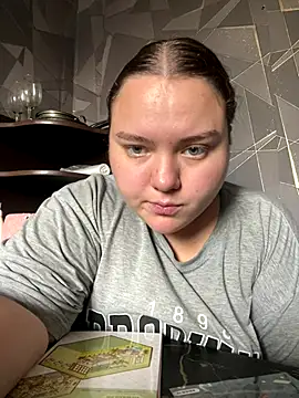 Snapshot of Comprom1se chatting on 09.21.25 Comprom1se online show from 09.21.25