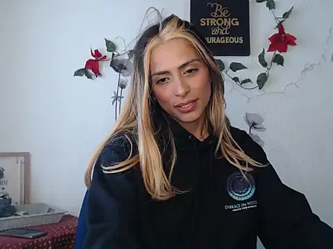 Liamiler01  online show from 12.18.24